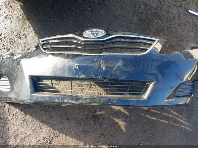 Toyota Camry Le Image 3