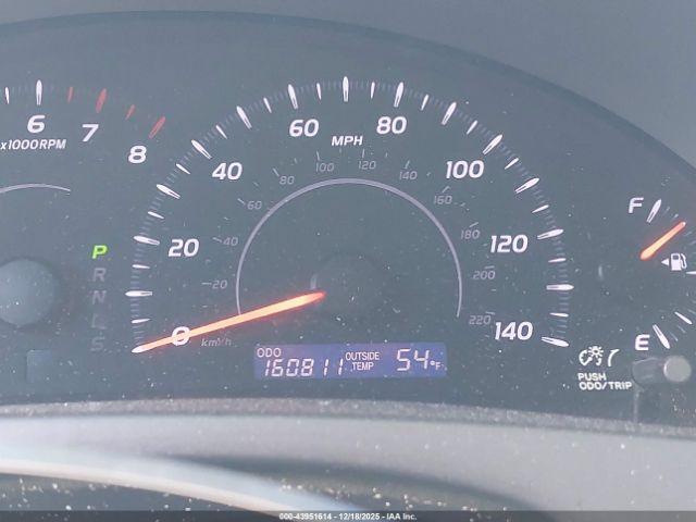 Toyota Camry Le Image 16