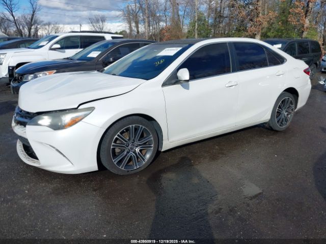 Toyota Camry Se Image 4