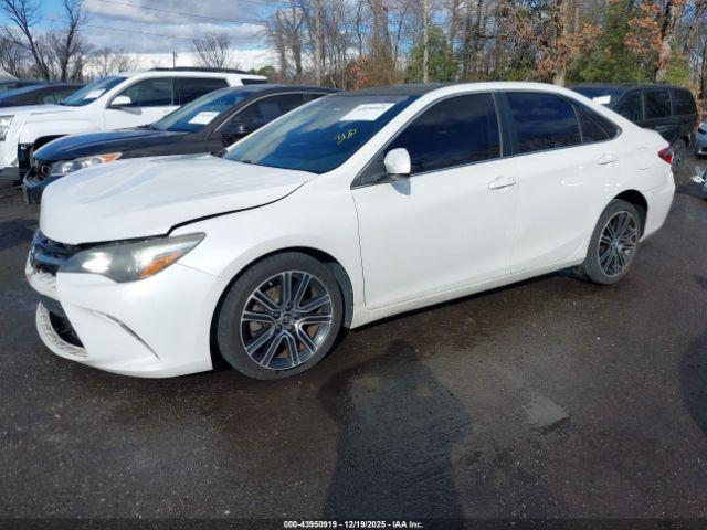 Toyota Camry Se Image 4