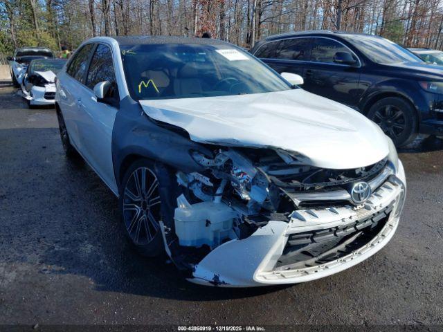 Toyota Camry Se Image 5