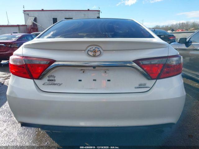 Toyota Camry Se Image 14