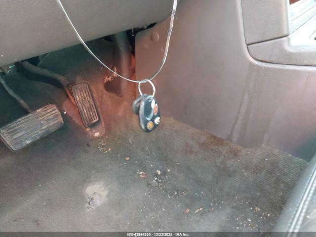 Chevrolet Silverado 1500 Lt Image 9