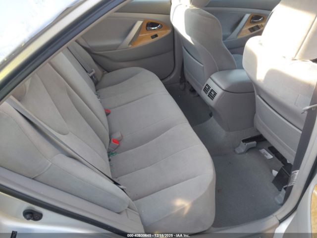 Toyota Camry Xle Image 9