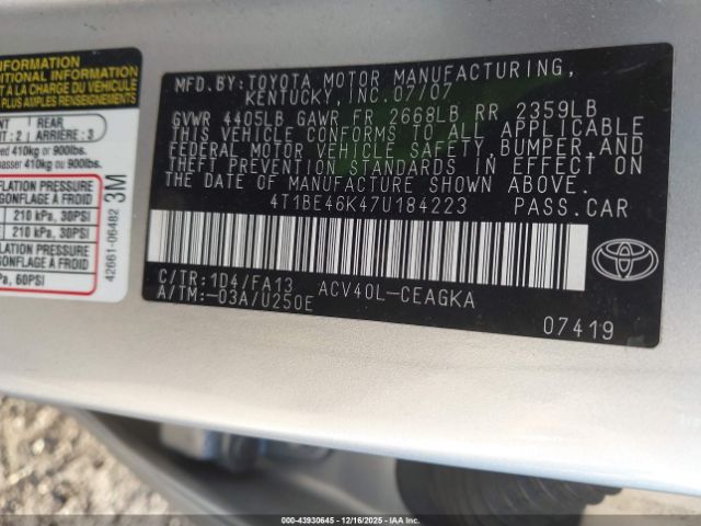 Toyota Camry Xle Image 11