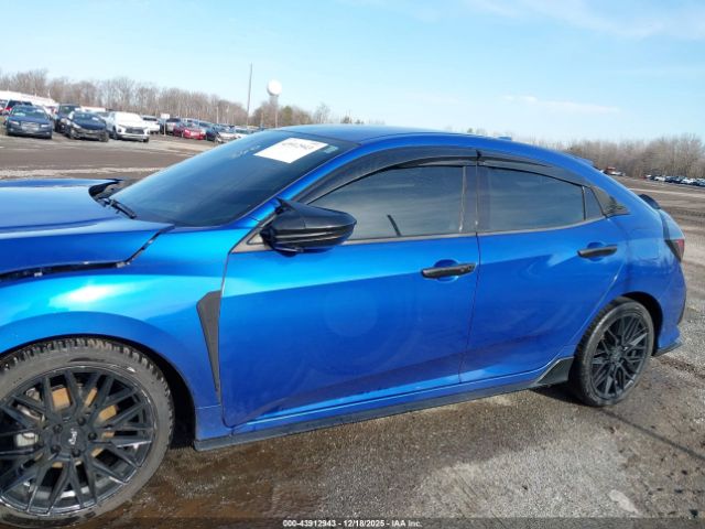 Honda Civic Sport Image 9