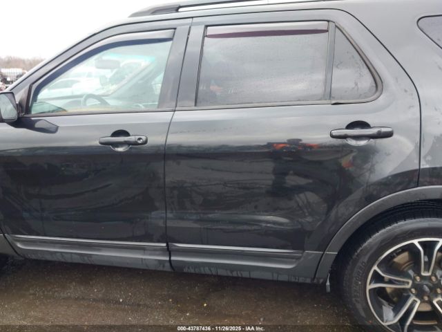 Ford Explorer Sport Image 12