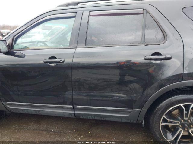 Ford Explorer Sport Image 12