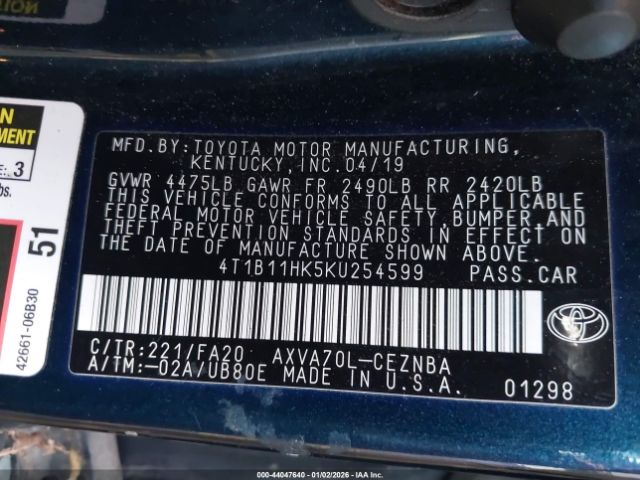 Toyota Camry Le Image 7