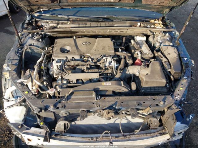 Toyota Camry Le Image 13