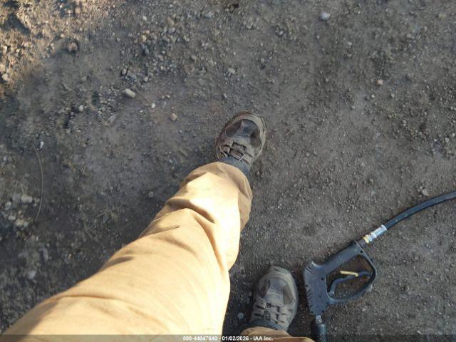 Toyota Camry Le Image 2