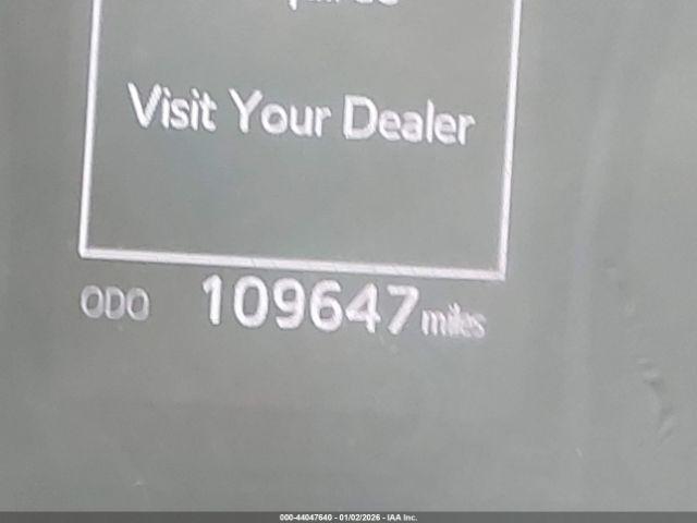 Toyota Camry Le Image 3