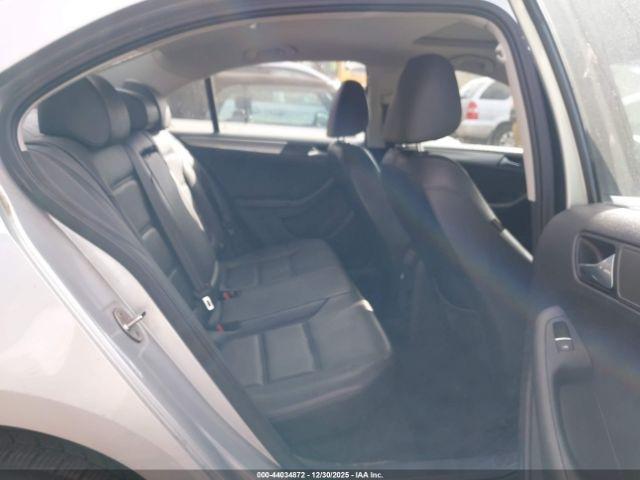 Volkswagen Jetta 1.8t Se Image 11