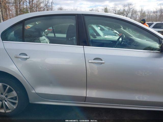 Volkswagen Jetta 1.8t Se Image 4