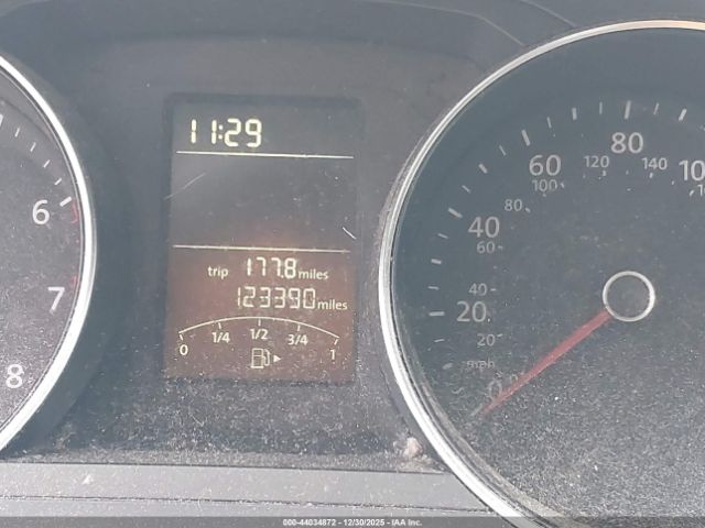 Volkswagen Jetta 1.8t Se Image 6