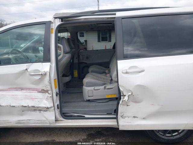 Toyota Sienna Limited 7 Passenger Image 10