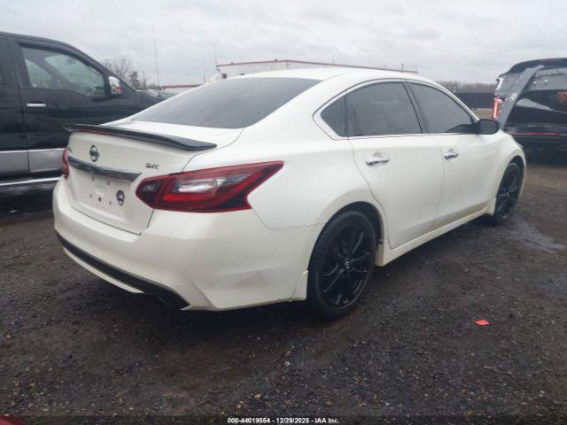 Nissan Altima 2.5 Sr Image 2