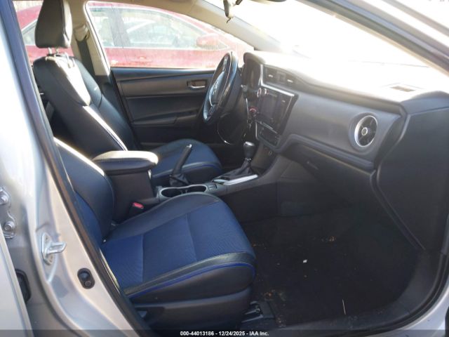 Toyota Corolla Se Image 6