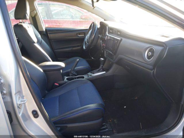 Toyota Corolla Se Image 6