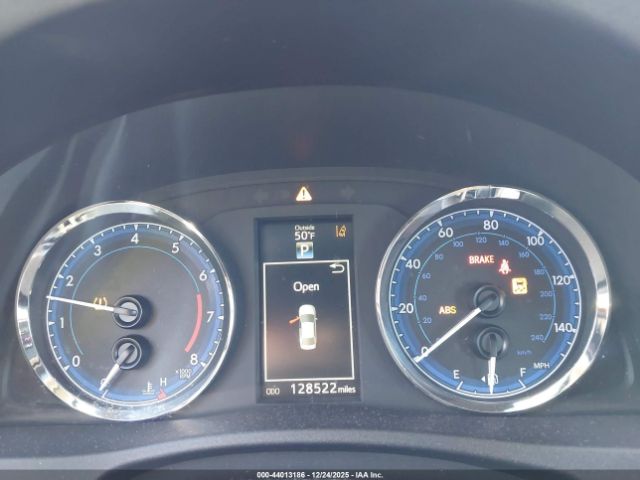 Toyota Corolla Se Image 7