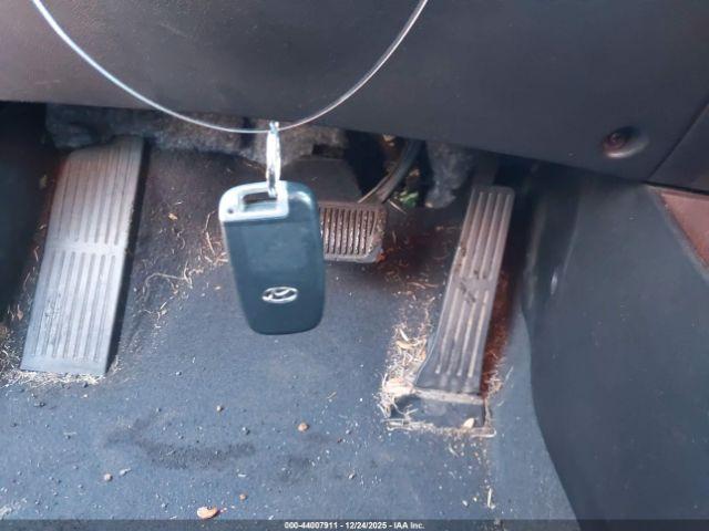 Hyundai ELANTRA Limited Image 14