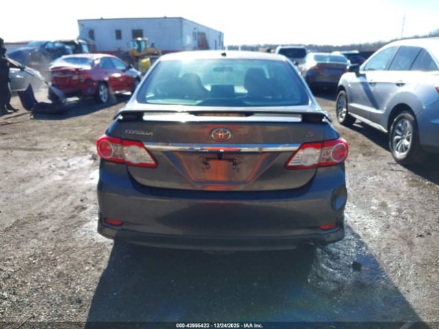 Toyota Corolla S Image 4