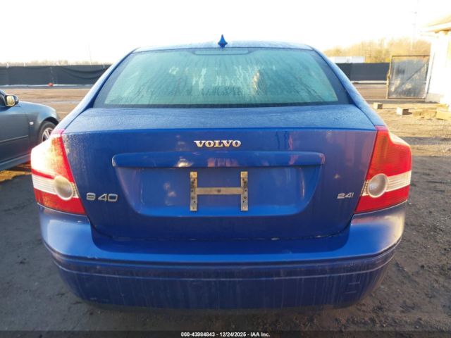 Volvo S40 2.4i Image 12