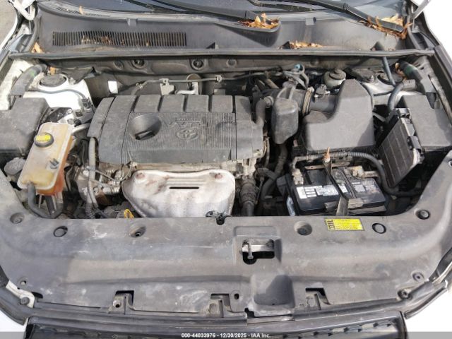 Toyota RAV4 Image 11