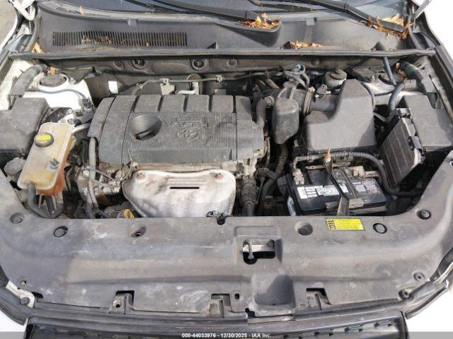 Toyota RAV4 Image 11