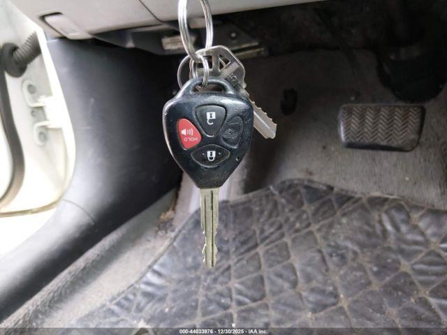 Toyota RAV4 Image 13