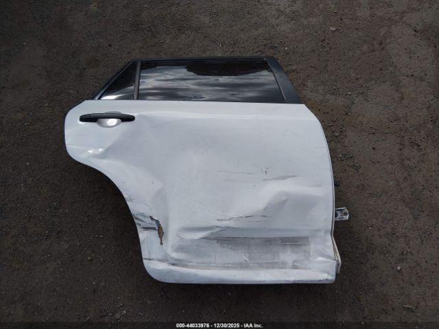 Toyota RAV4 Image 17