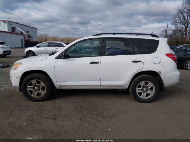 Toyota RAV4 Image 14