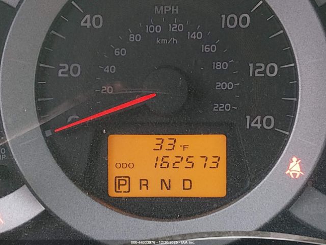 Toyota RAV4 Image 16