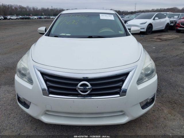 Nissan Altima 2.5 Sv Image 14