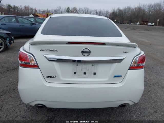 Nissan Altima 2.5 Sv Image 12