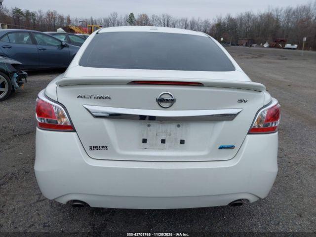 Nissan Altima 2.5 Sv Image 12