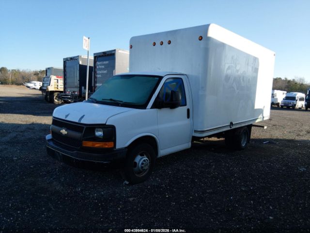 Chevrolet Express Work Van Image 3