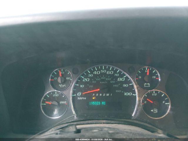 Chevrolet Express Work Van Image 5