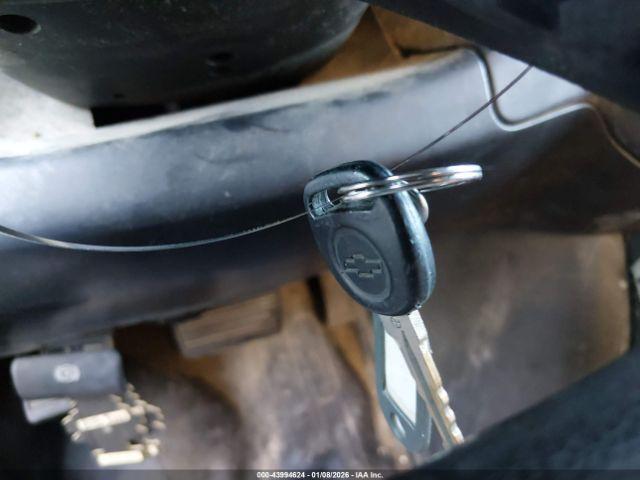 Chevrolet Express Work Van Image 8