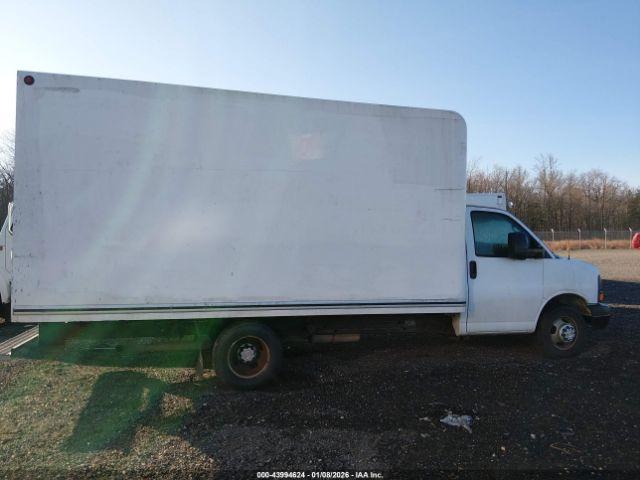 Chevrolet Express Work Van Image 12