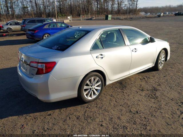 Toyota Camry Xle Image 4