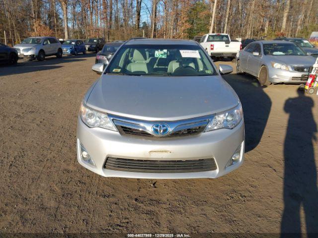 Toyota Camry Xle Image 2