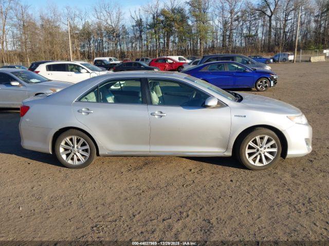 Toyota Camry Xle Image 13