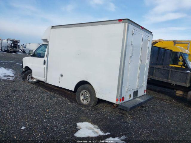 Chevrolet Express 3500 Image 3