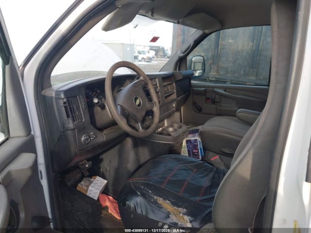 Chevrolet Express 3500 Image 8