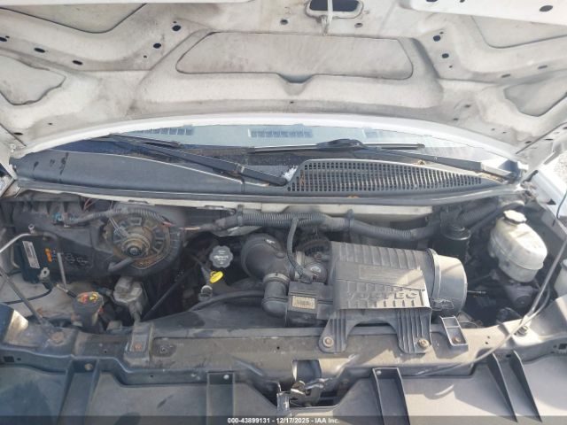 Chevrolet Express 3500 Image 9