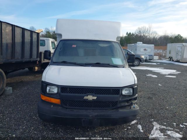 Chevrolet Express 3500 Image 12