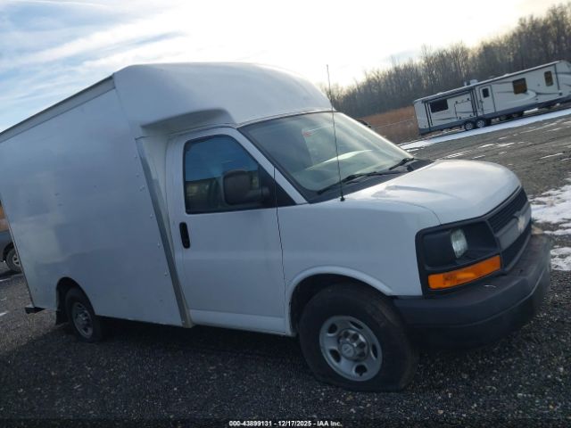 Chevrolet Express 3500 Image 11