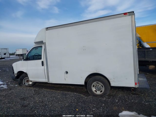 Chevrolet Express 3500 Image 14