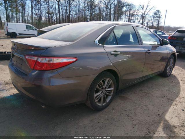 Toyota Camry Se Image 3